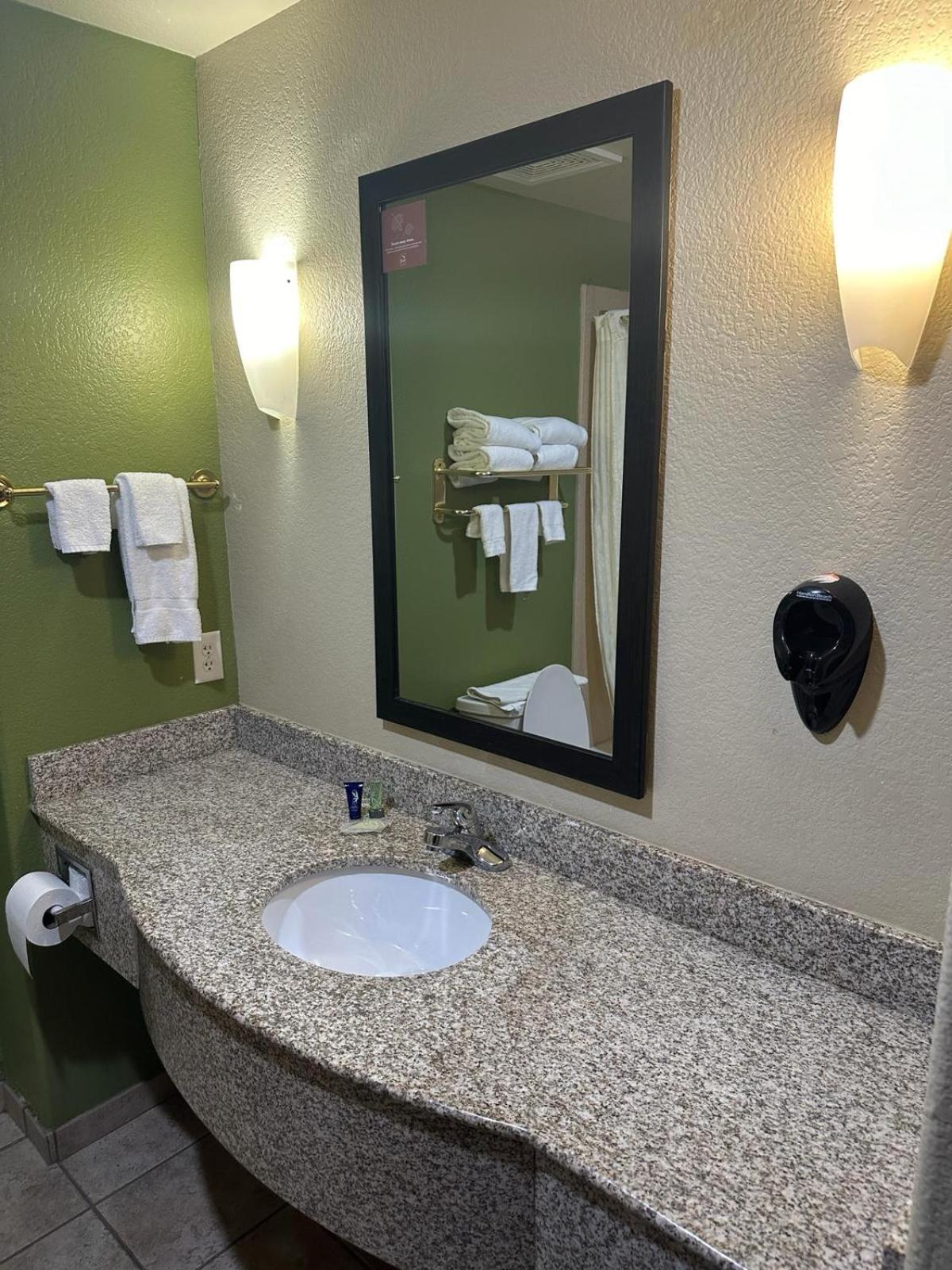 Sleep Inn & Suites At Six Flags San Antonio Bagian luar foto